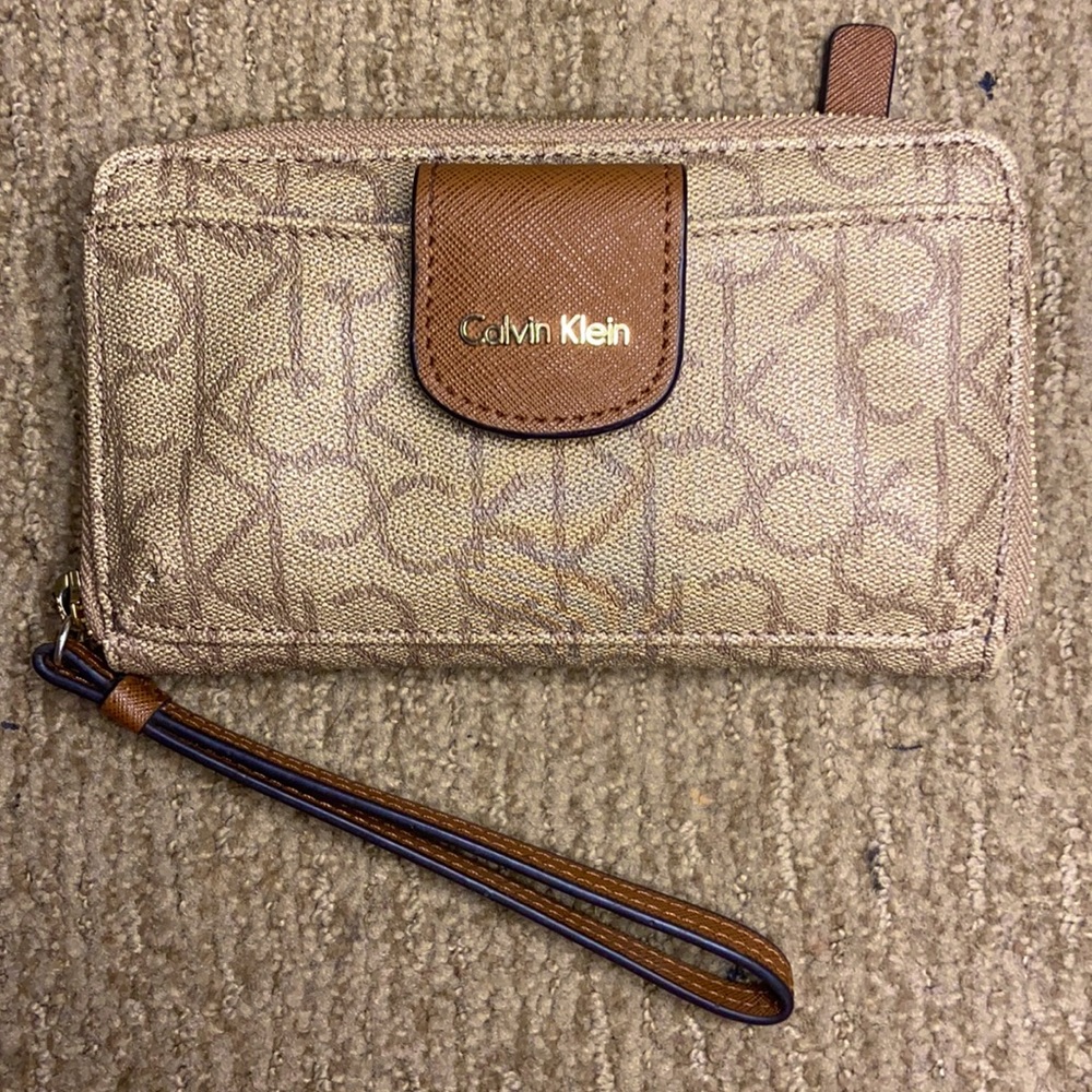 Calvin Klein Wristlet Wallet!